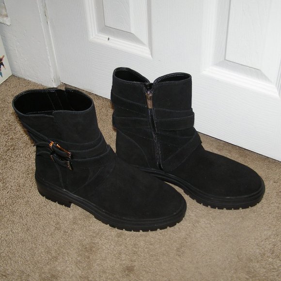 NEW size 8.5 Vince Camuto Black Suede Ankle boots - Picture 8 of 11